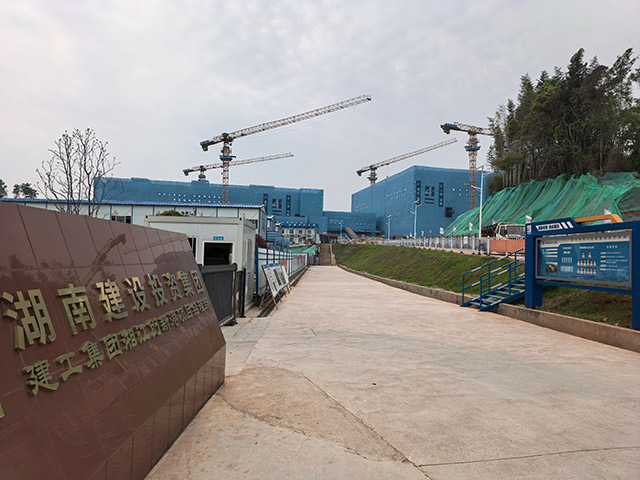 塔吊出租至建工集團湘江創(chuàng)新港項目